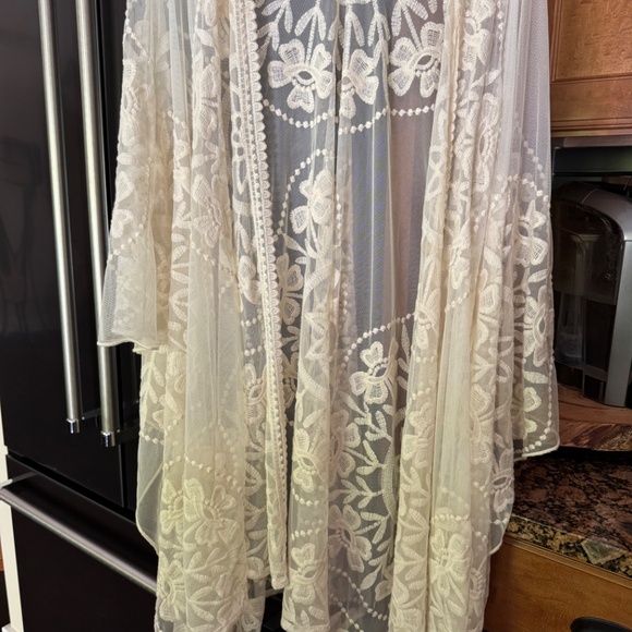 Origami Lace cream Duster - Picture 10 of 10